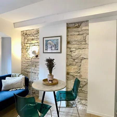 Pulabella 아파트 풀라