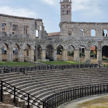 Pulabella * Pula